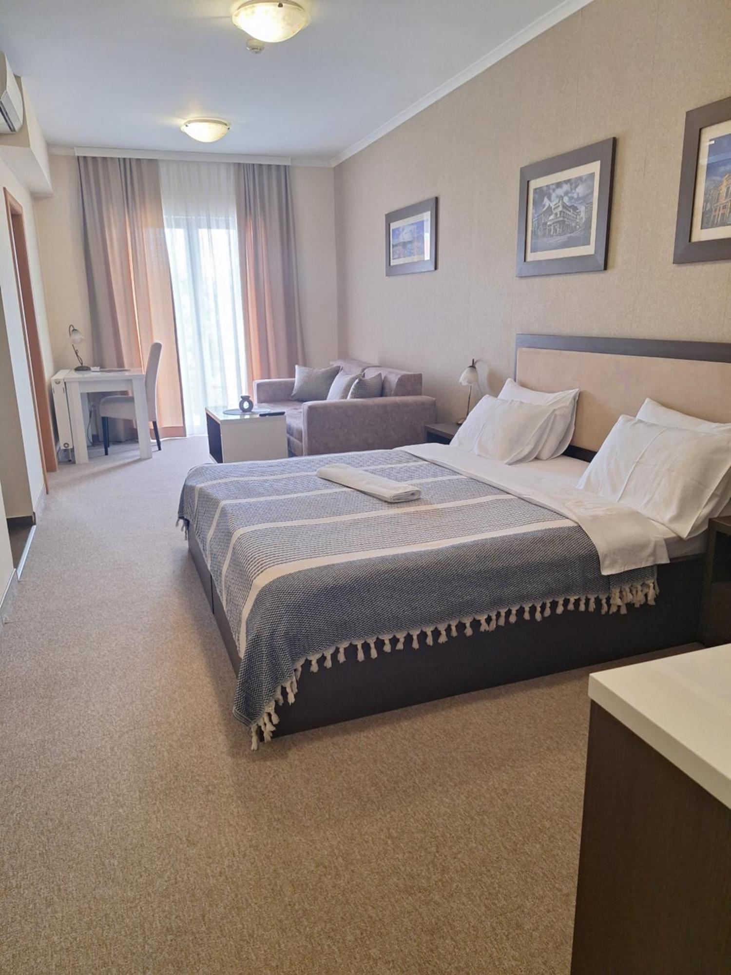 Garni Hotel Ema Крагуевац Экстерьер фото