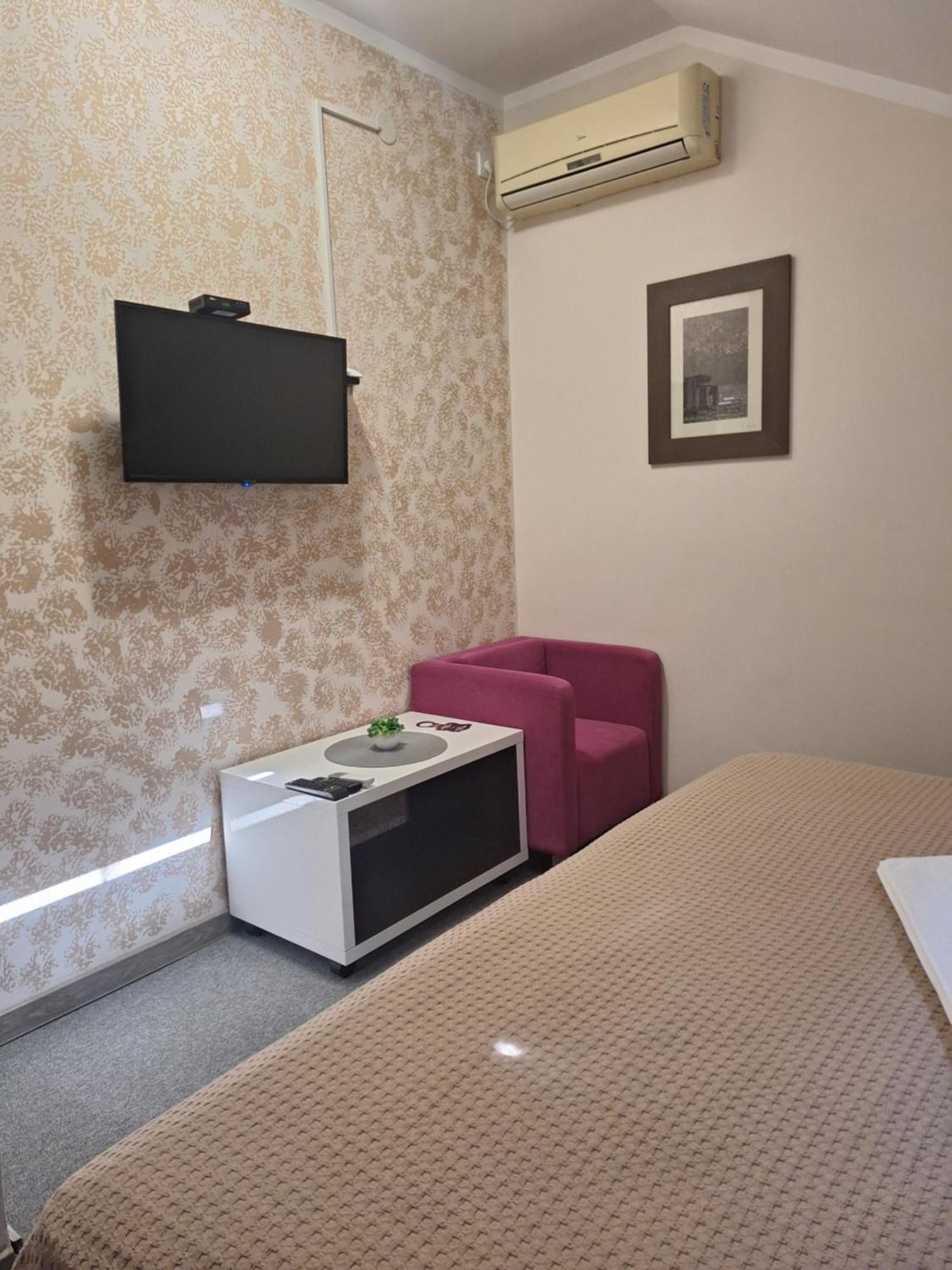 Garni Hotel Ema Крагуевац Экстерьер фото